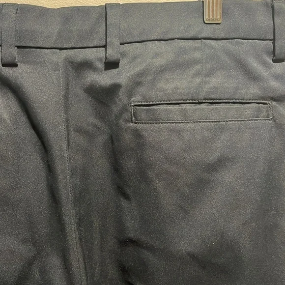 Amazon Essentials Men's Classic-Fit Stretch Golf Pants - Picture 6 of 8